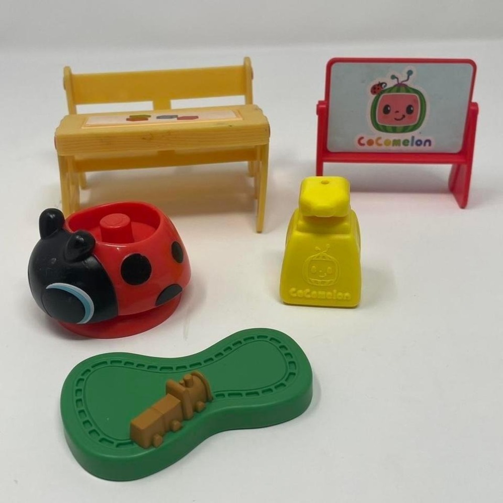 Cocomelon figures and accessories toy bundle - Picture 5 of 8